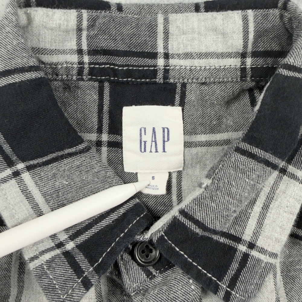 Gap Mens Small Black Gray White Buffalo Plaid Flannel Button Down Shirt S